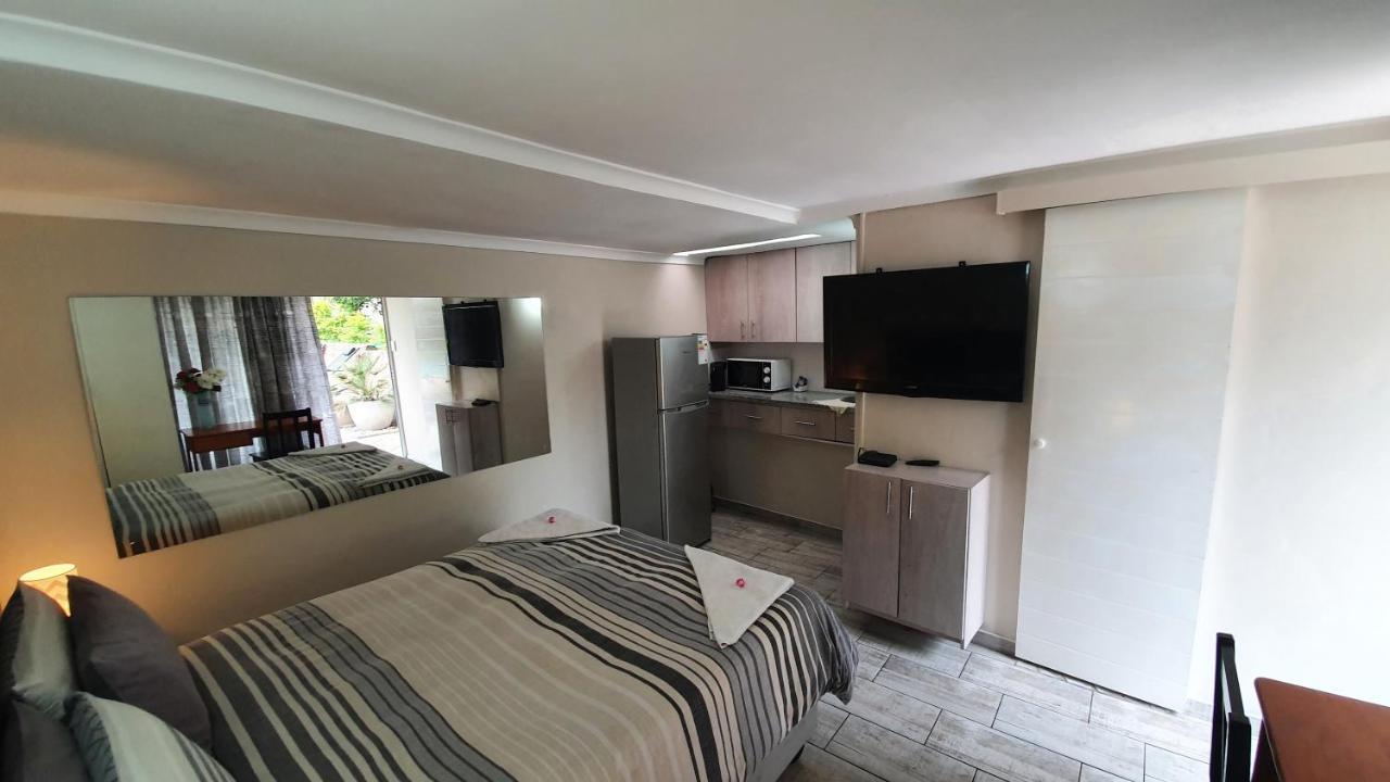 Home Away From Home Pinetown Buitenkant foto