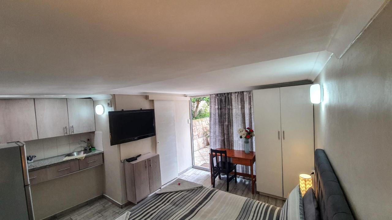 Home Away From Home Pinetown Buitenkant foto