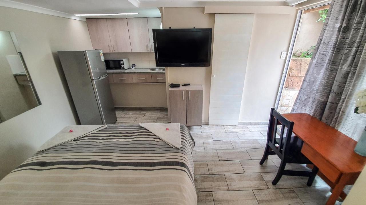 Home Away From Home Pinetown Buitenkant foto