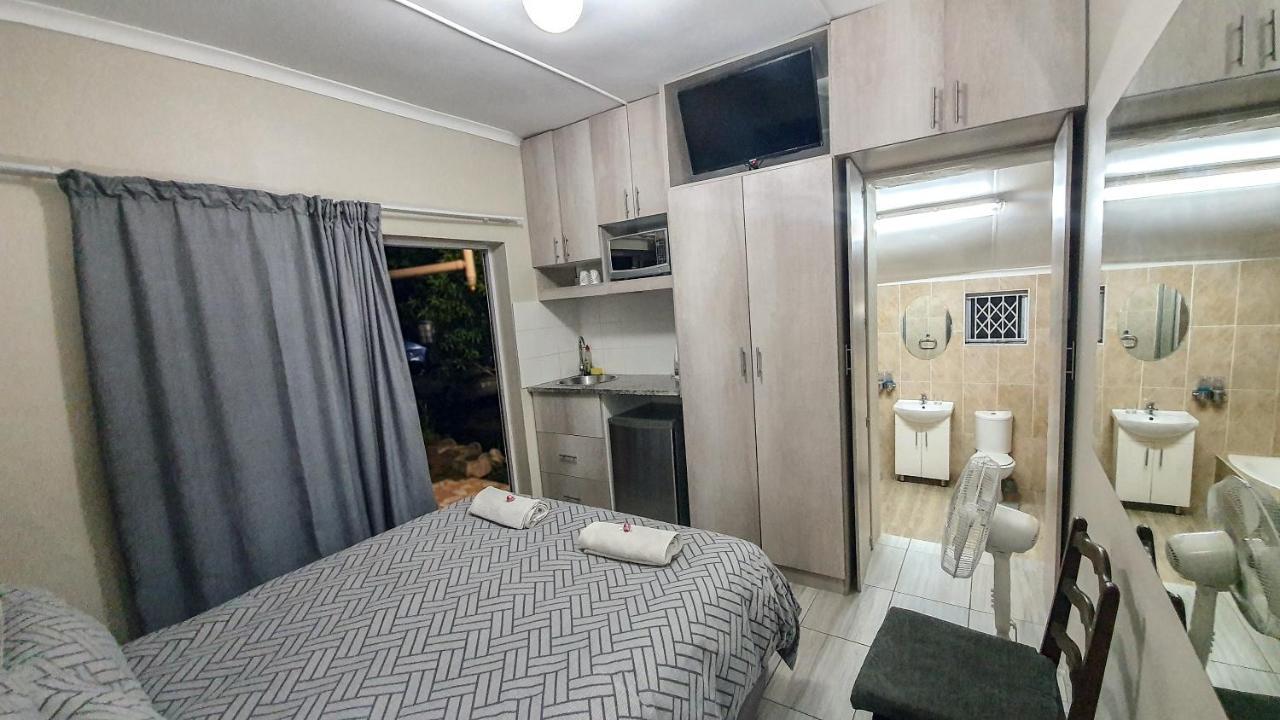Home Away From Home Pinetown Buitenkant foto