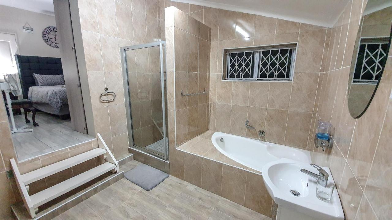 Home Away From Home Pinetown Buitenkant foto